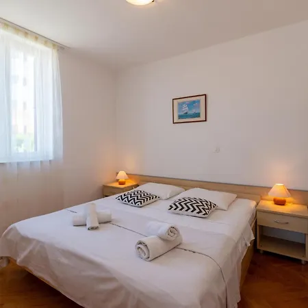 Apartman 1 Bedroom Lovely In