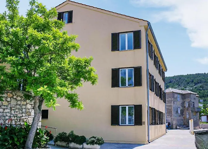 1 Bedroom Lovely In Apartamento Vinjerac