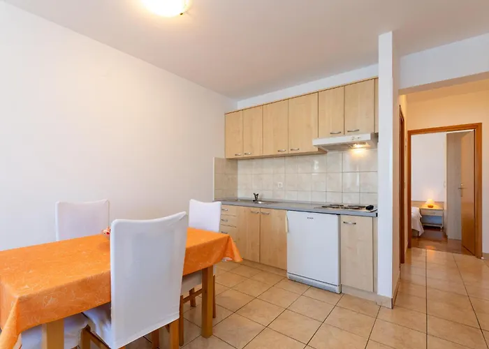 1 Bedroom Lovely In Apartamento