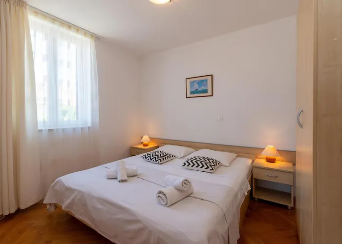 Apartamento 1 Bedroom Lovely In