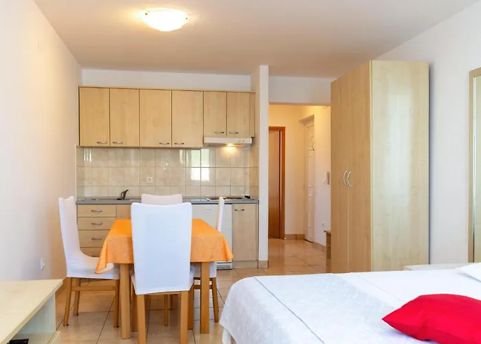 1 Bedroom Lovely In *