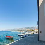1 Bedroom Awesome In *