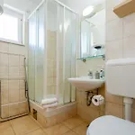 Appartement 1 Bedroom Awesome In Vinjerac