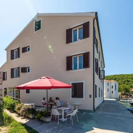 1 Bedroom Awesome In *